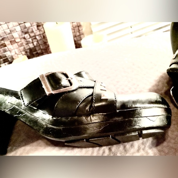 EUC America Eagle Black Womens Clogs. Studded, Chunky Heel Size: 8 - Picture 10 of 12